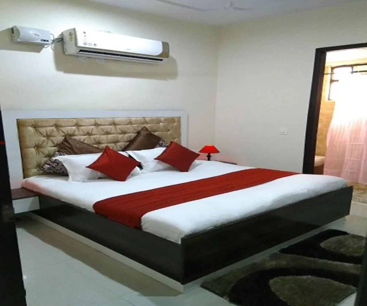 Niketan Medanta Rooms Gurgaon