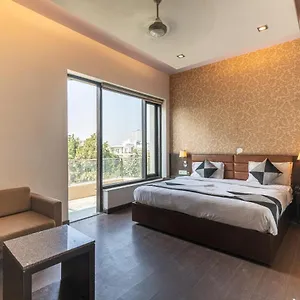 De Luxe Gurgaon